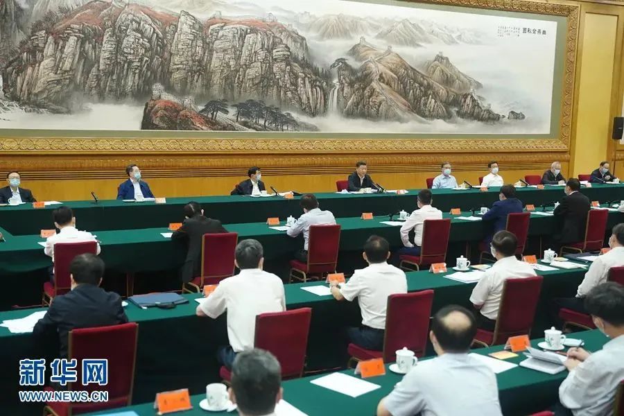 周育先加入企业家座谈会：要弘扬企业家精神，，，，，，，勇于立异，，，，，，，施展好央企的龙头刊行动用